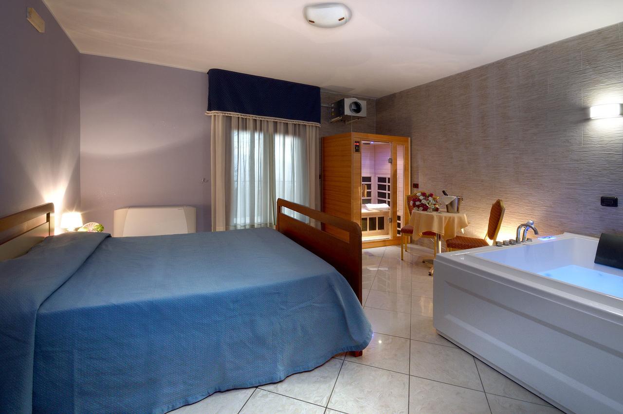 Royal Hotel Montevergine Ospedaletto dʼAlpinolo Dış mekan fotoğraf